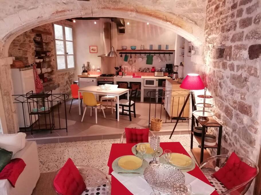 La Maison d’Helene&Antoine à Bonnieux XII siècle Exterior foto